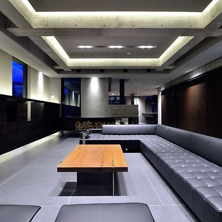 Ori Villa Кучан Екстериор снимка